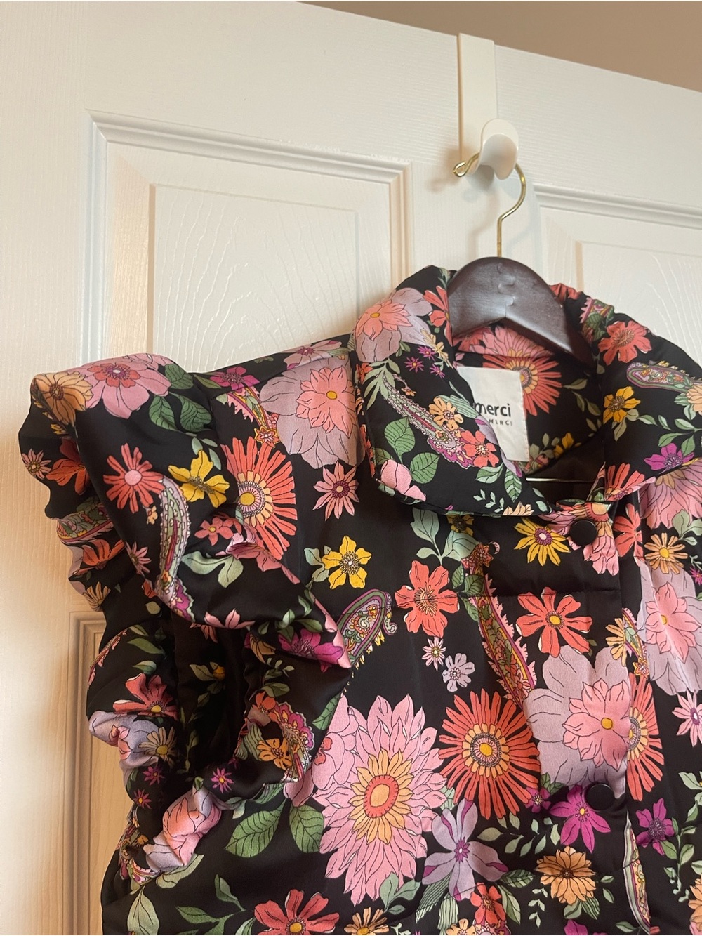 &merci Black Floral Puffer Vest with Pink Flower Print - Picture 3 of 9